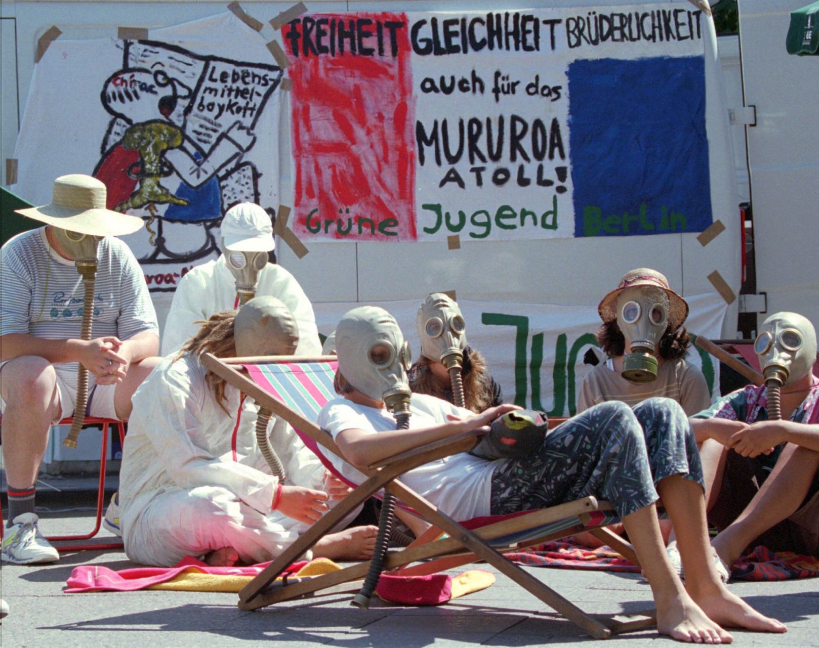 1995: Gas masks